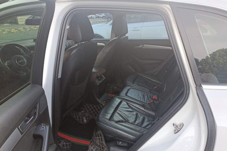 Used Audi Q5 2015 40 TFSI Technology Edition Left Rear Seat