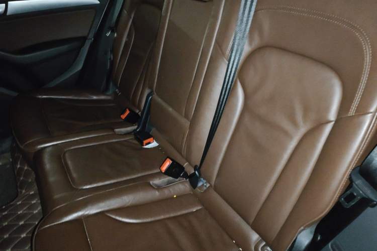 Used Audi Q5 2015 40 TFSI Technology Edition Left Rear Seat