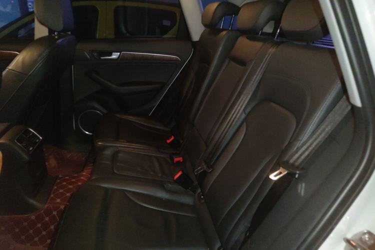 Used Audi Q5 2015 40 TFSI Comfort Model Left Rear Seat