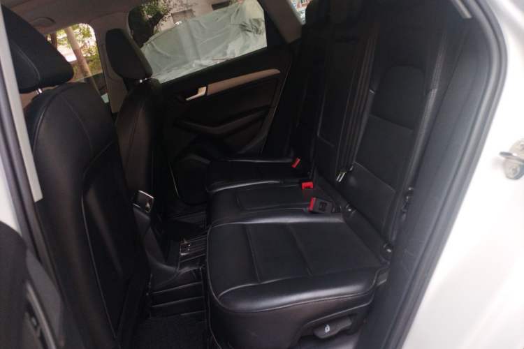 Used Audi Q5 2015 40 TFSI Trendy Edition Left Rear Seat