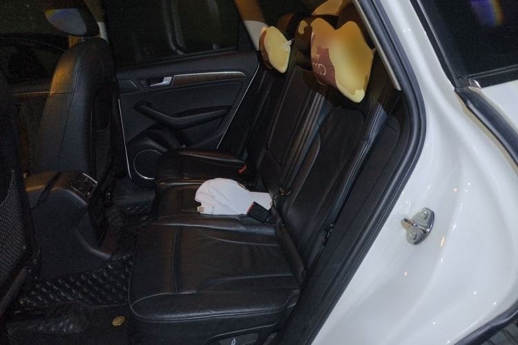 Used Audi Q5 2015 40 TFSI Comfort Model Left Rear Seat