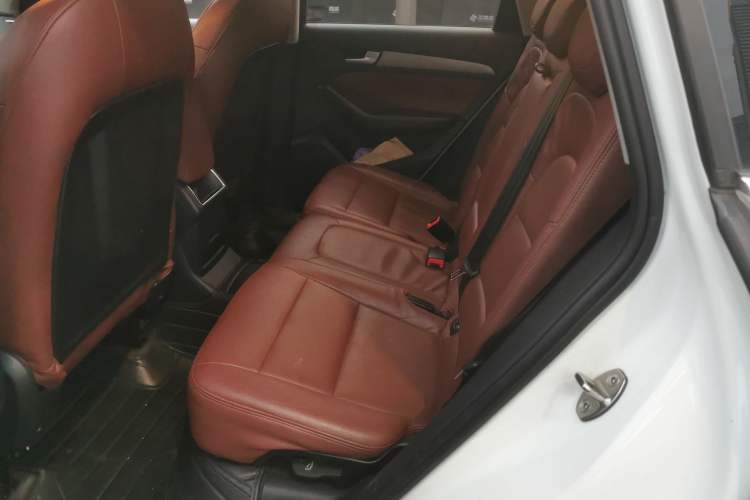 Used Audi Q5 2015 40 TFSI Trendy Edition Left Rear Seat