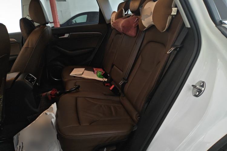 Used Audi Q5 2015 40 TFSI Comfort Model Left Rear Seat