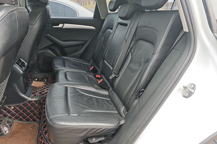Used Audi Q5 2015 40 TFSI Technology Edition Left Rear Seat