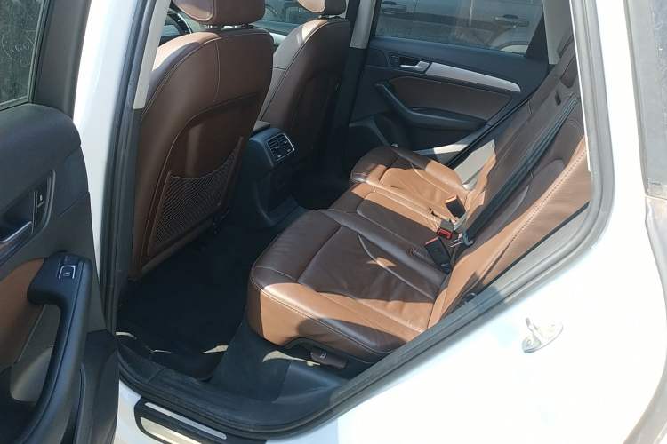 Used Audi Q5 2015 40 TFSI Technology Edition Left Rear Seat