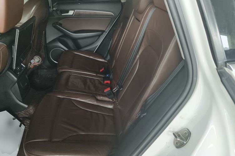 Used Audi Q5 2015 40 TFSI Comfort Model Left Rear Seat