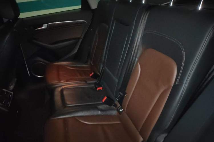 Used Audi Q5 2015 40 TFSI Comfort Model Left Rear Seat