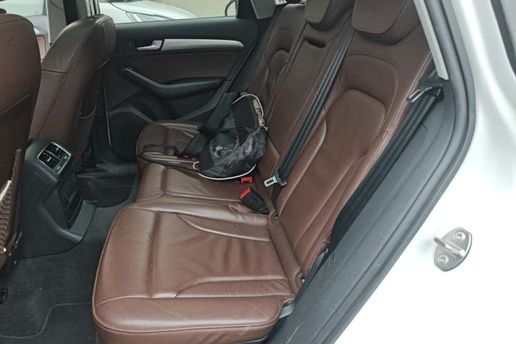Used Audi Q5 2015 40 TFSI Technology Edition Left Rear Seat
