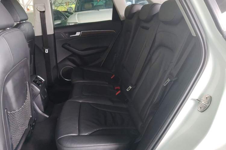 Used Audi Q5 2015 40 TFSI Comfort Model Left Rear Seat