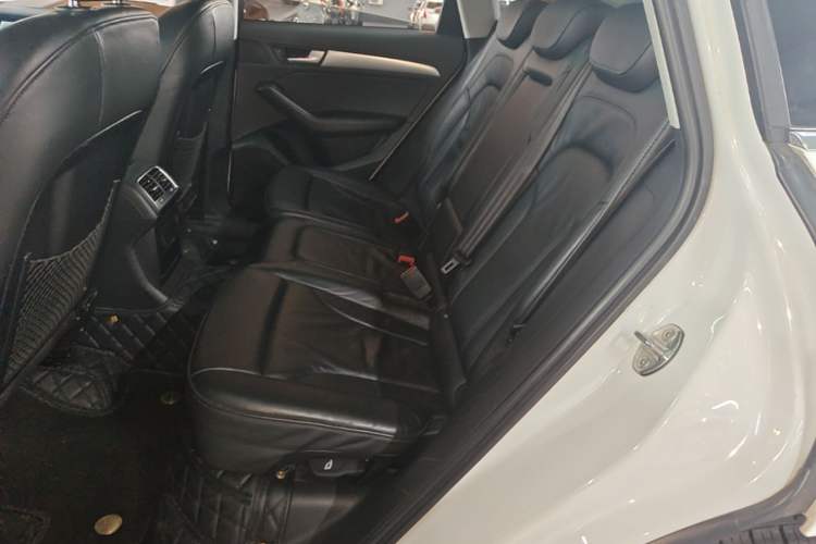 Used Audi Q5 2015 40 TFSI Technology Edition Left Rear Seat
