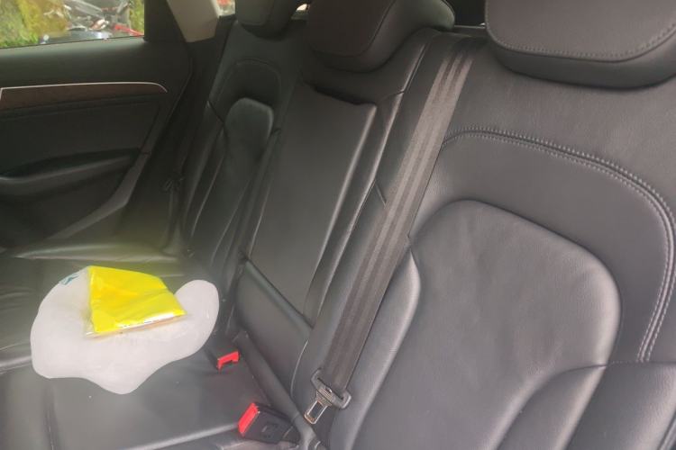 Used Audi Q5 2015 40 TFSI Comfort Model Left Rear Seat
