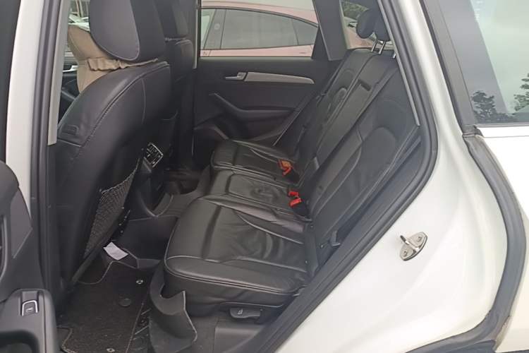 Used Audi Q5 2015 40 TFSI Technology Edition Left Rear Seat