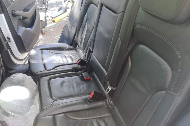 Used Audi Q5 2015 40 TFSI Technology Edition Left Rear Seat