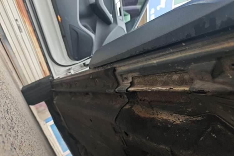 Used Audi Q5 2015 40 TFSI Technology Edition Left Side Sill