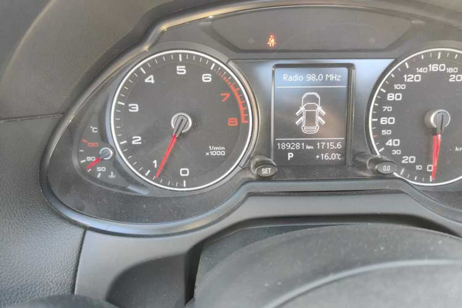 Used Audi Q5 2015 40 TFSI Trendy Edition Odometer Close Up