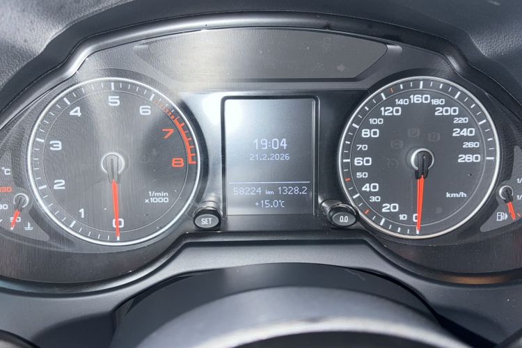Used Audi Q5 2015 40 TFSI Trendy Edition Odometer Close Up