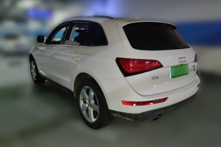 Used Audi Q5 2015 40 TFSI Comfort Model Rear Left 45 Deg