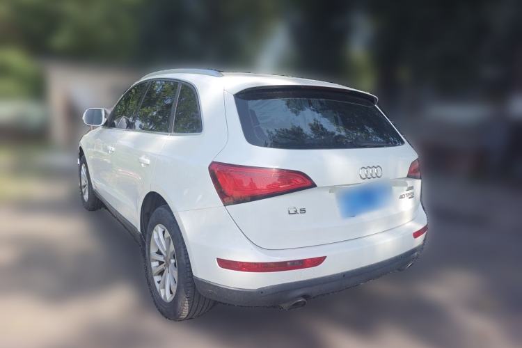 Used Audi Q5 2015 40 TFSI Technology Edition Rear Left 45 Deg