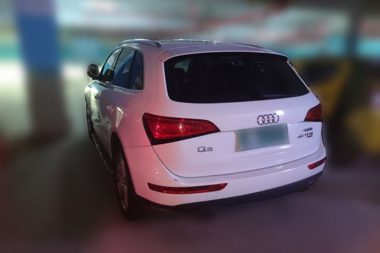 Used Audi Q5 2015 40 TFSI Comfort Model Rear Left 45 Deg