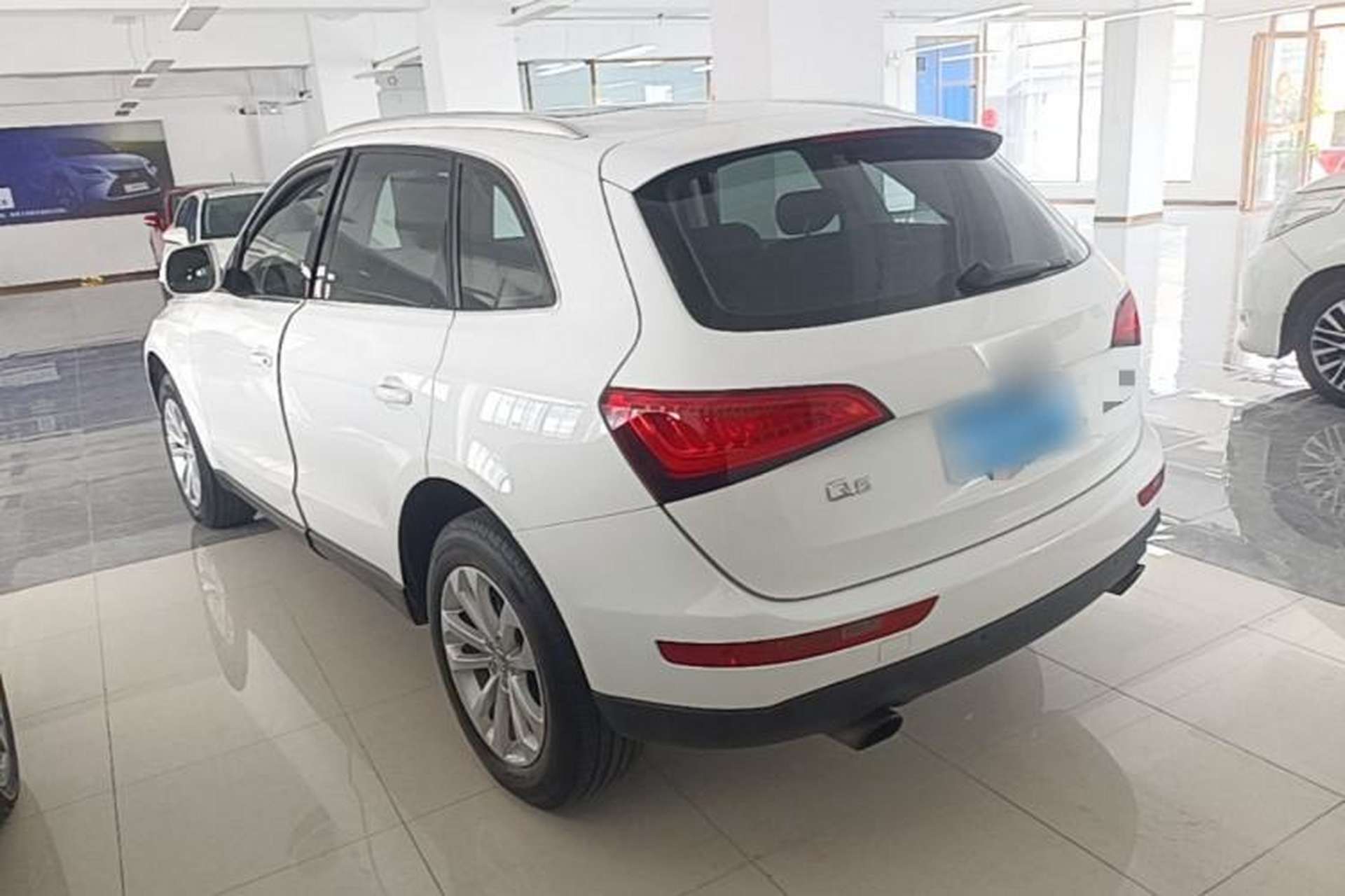 Used Audi Q5 2015 40 TFSI Technology Edition Rear Left 45 Deg