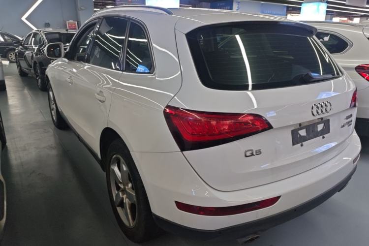 Used Audi Q5 2015 40 TFSI Technology Edition Rear Left 45 Deg