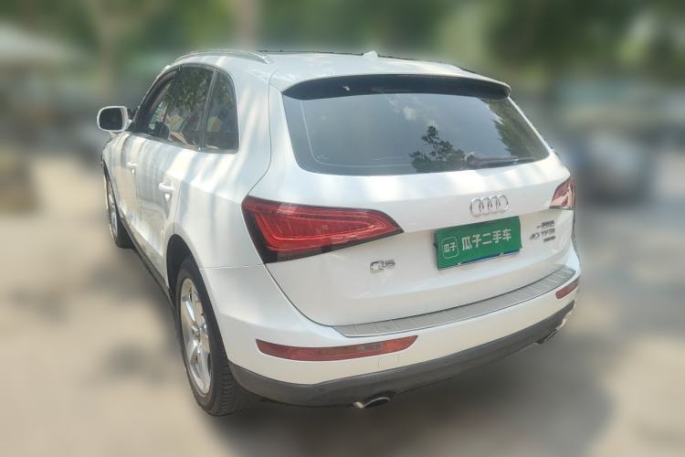Used Audi Q5 2015 40 TFSI Comfort Model Rear Left 45 Deg