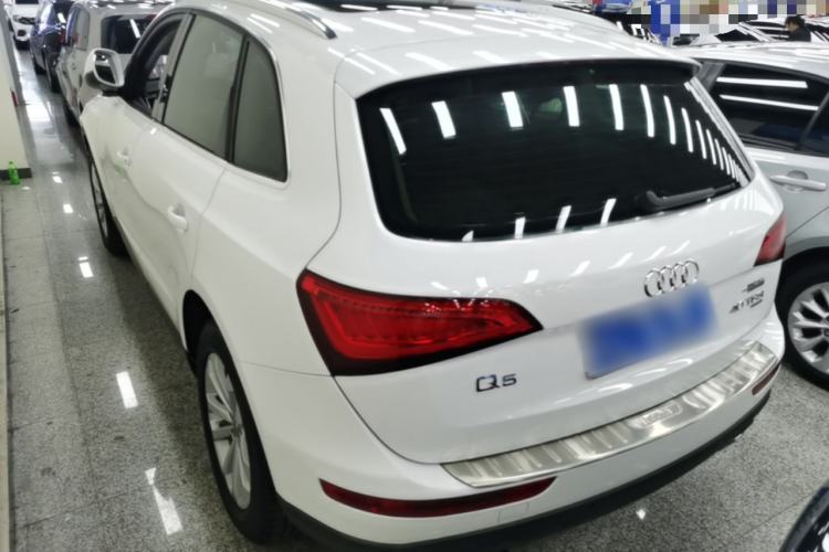 Used Audi Q5 2015 40 TFSI Technology Edition Rear Left 45 Deg