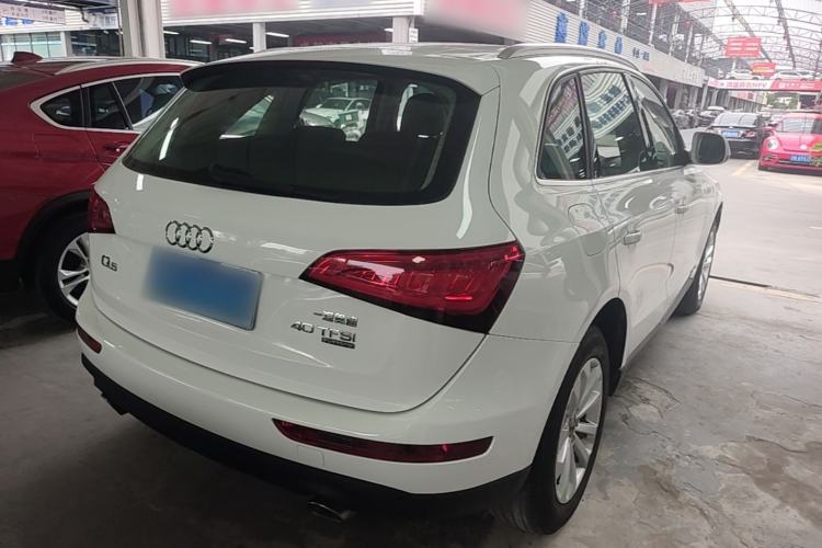 Used Audi Q5 2015 40 TFSI Technology Edition Rear Right 45 Deg