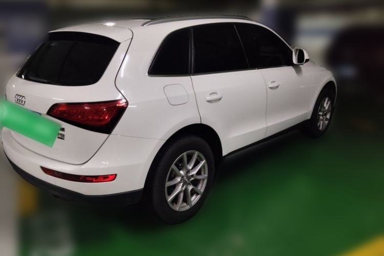 Used Audi Q5 2015 40 TFSI Technology Edition Rear Right 45 Deg
