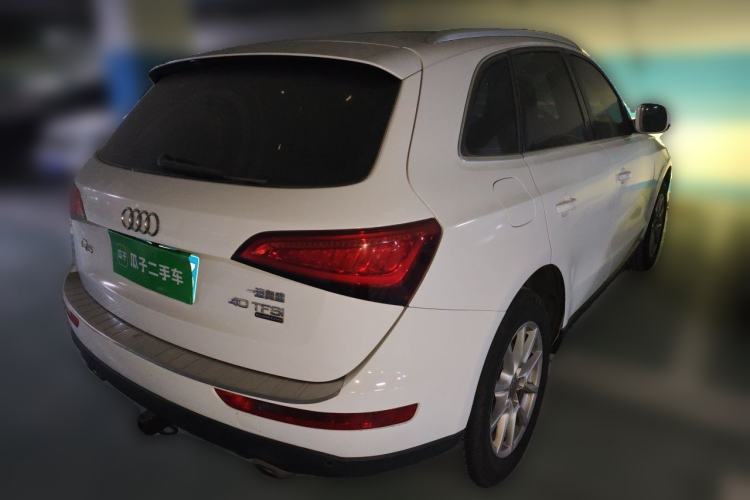 Used Audi Q5 2015 40 TFSI Technology Edition Rear Right 45 Deg