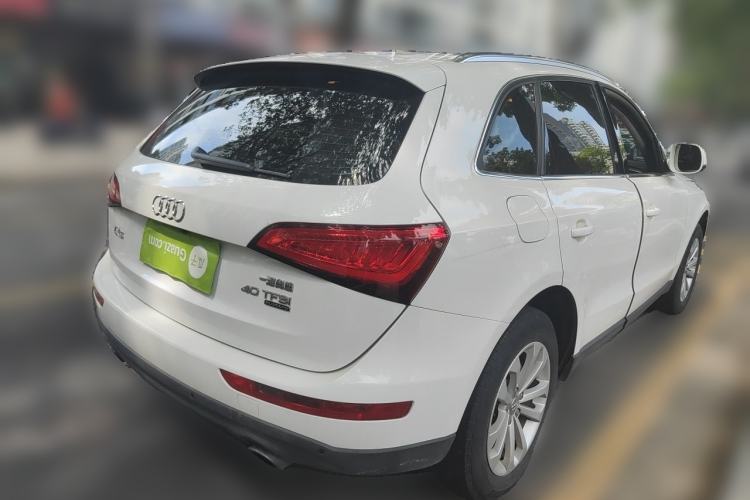 Used Audi Q5 2015 40 TFSI Technology Edition Rear Right 45 Deg