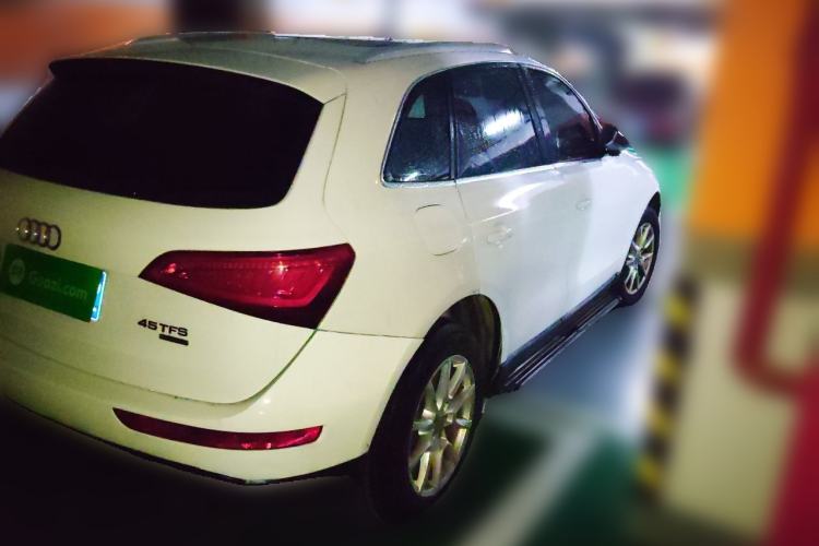 Used Audi Q5 2015 40 TFSI Trendy Edition Rear Right 45 Deg