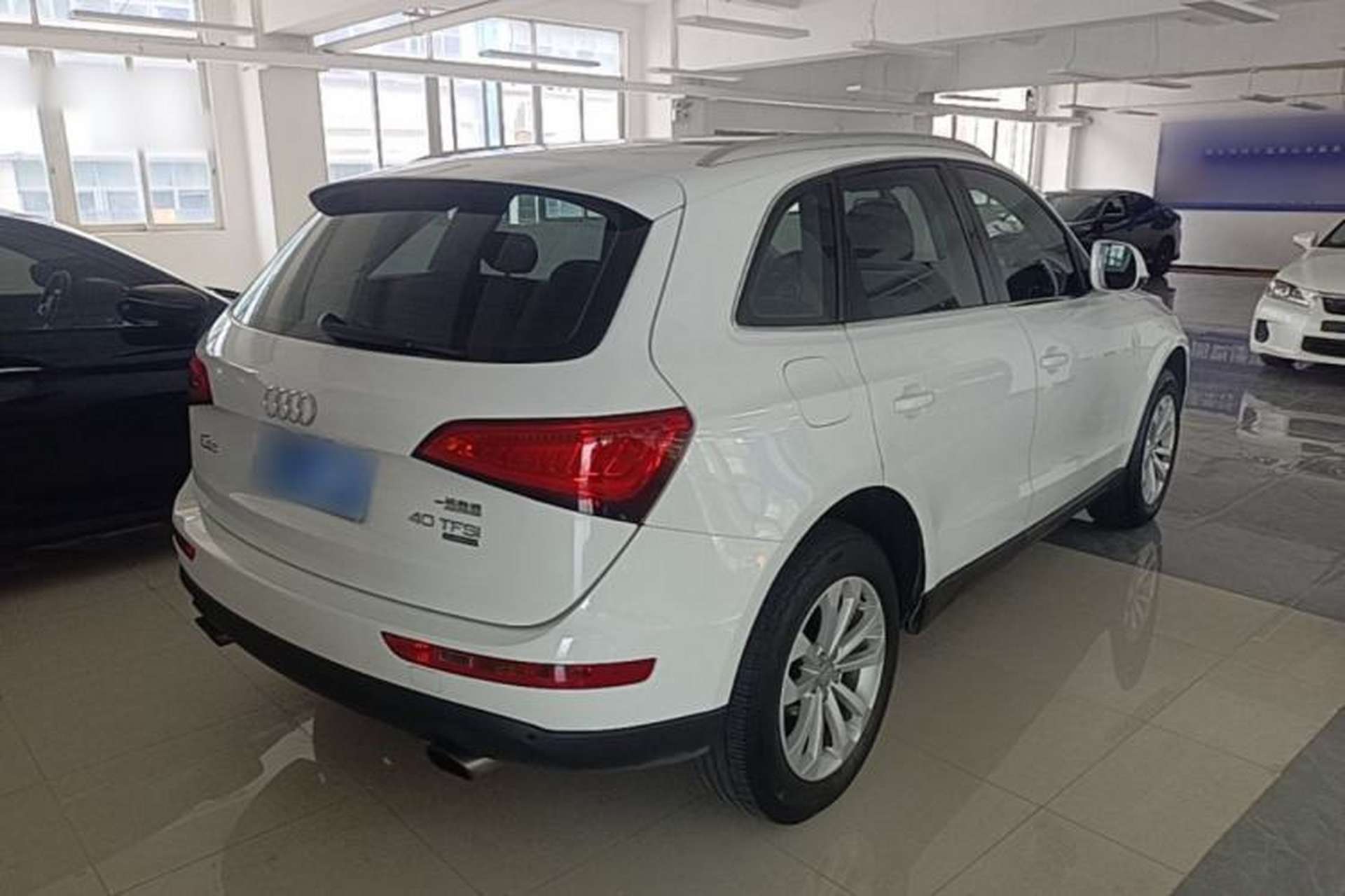 Used Audi Q5 2015 40 TFSI Technology Edition Rear Right 45 Deg