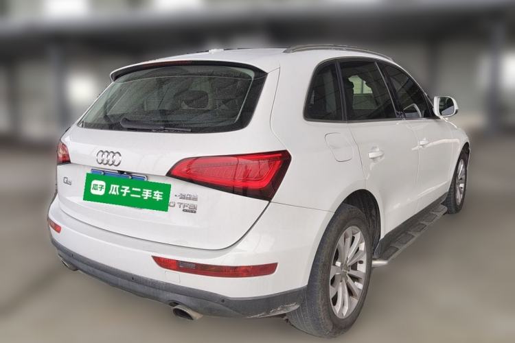Used Audi Q5 2015 40 TFSI Technology Edition Rear Right 45 Deg