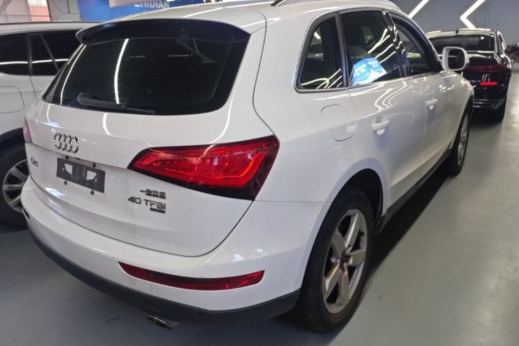 Used Audi Q5 2015 40 TFSI Technology Edition Rear Right 45 Deg
