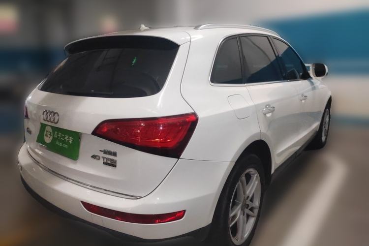 Used Audi Q5 2015 40 TFSI Comfort Model Rear Right 45 Deg