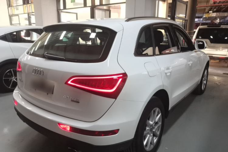 Used Audi Q5 2015 40 TFSI Trendy Edition Rear Right 45 Deg