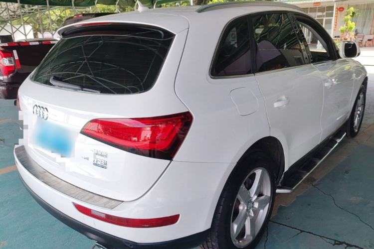 Used Audi Q5 2015 40 TFSI Comfort Model Rear Right 45 Deg