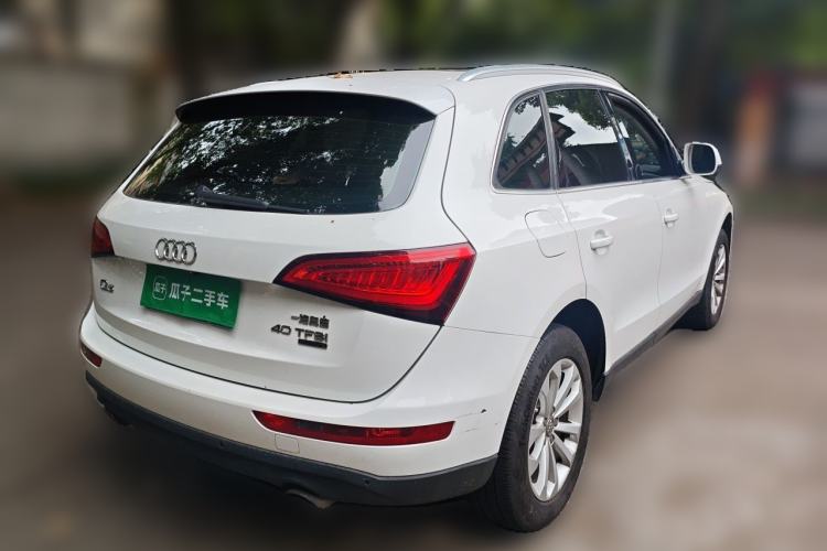 Used Audi Q5 2015 40 TFSI Technology Edition Rear Right 45 Deg