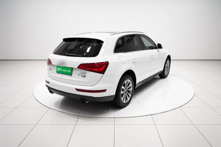Used Audi Q5 2015 40 TFSI Technology Edition Rear Right 45 Deg