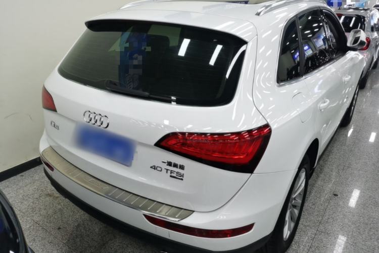 Used Audi Q5 2015 40 TFSI Technology Edition Rear Right 45 Deg