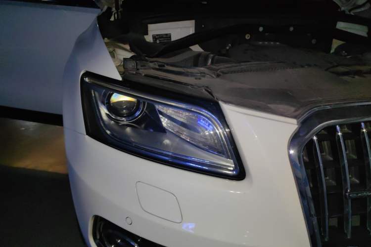 Used Audi Q5 2015 40 TFSI Comfort Model Right Front Headlight