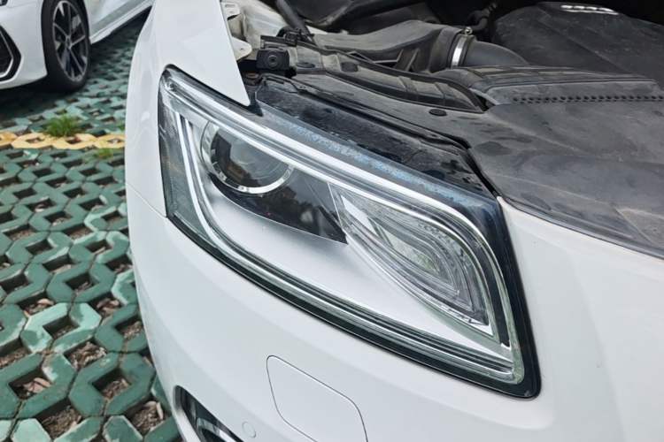 Used Audi Q5 2015 40 TFSI Technology Edition Right Front Headlight