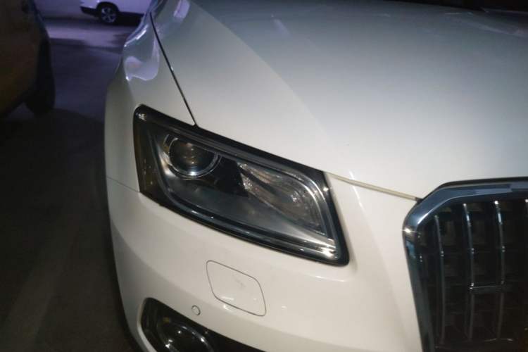 Used Audi Q5 2015 40 TFSI Comfort Model Right Front Headlight
