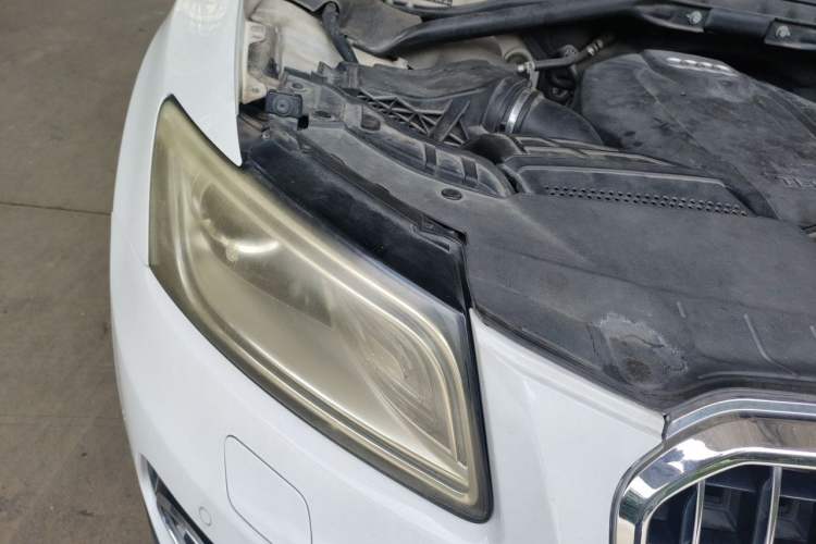 Used Audi Q5 2015 40 TFSI Comfort Model Right Front Headlight