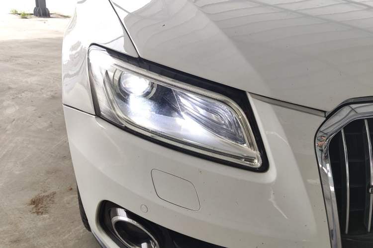Used Audi Q5 2015 40 TFSI Technology Edition Right Front Headlight