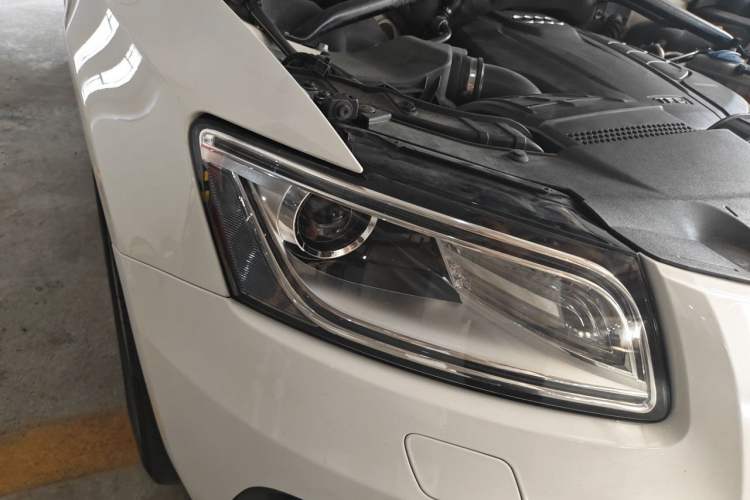 Used Audi Q5 2015 40 TFSI Comfort Model Right Front Headlight
