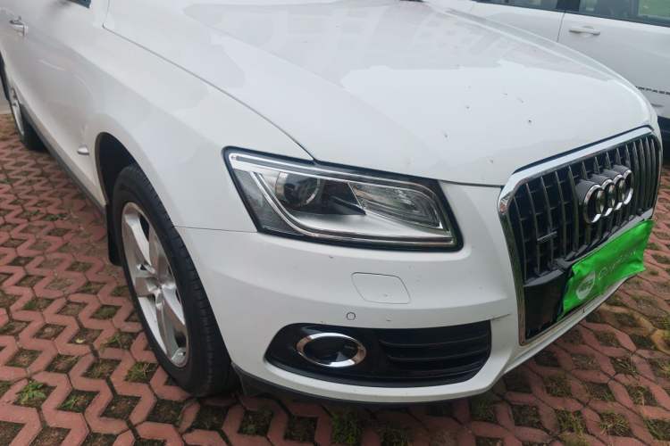 Used Audi Q5  Right Front Headlight