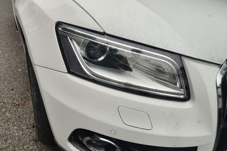 Used Audi Q5 2015 40 TFSI Comfort Model Right Front Headlight