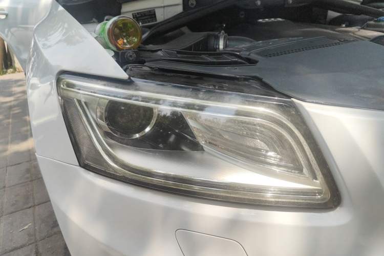 Used Audi Q5 2015 40 TFSI Comfort Model Right Front Headlight